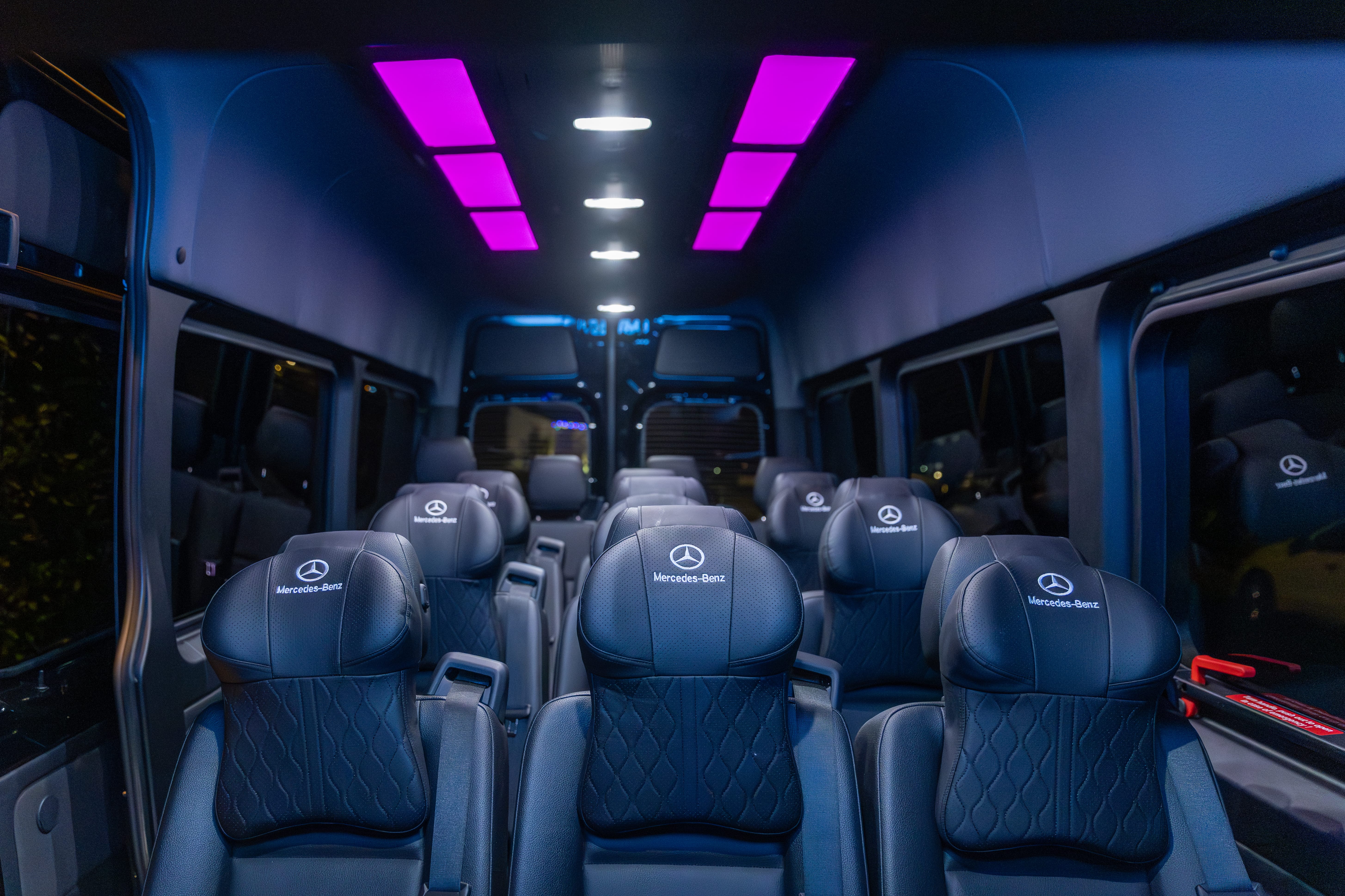 MERCEDEZ-BENZ SPRINTER 2500 15 PASSENGER Image 107